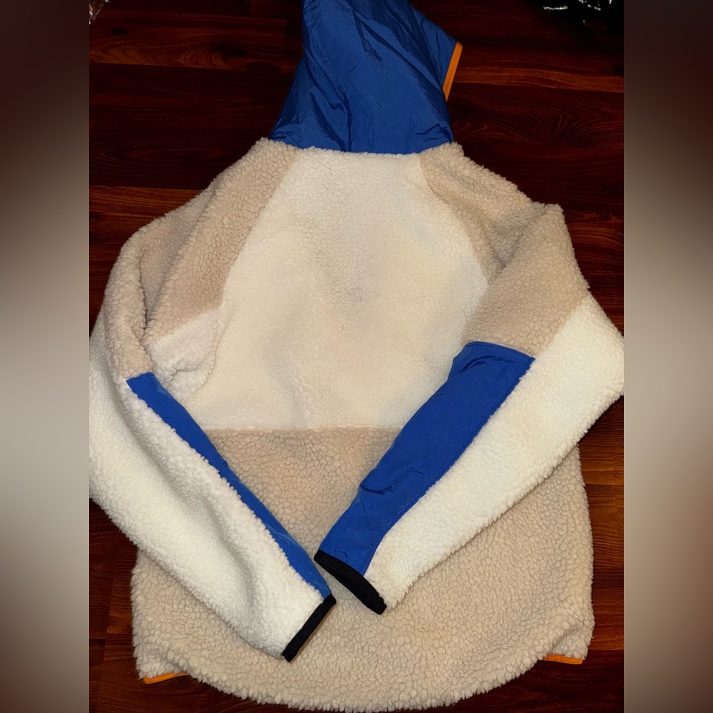 Nike Blue and White Sherpa Pullover - Picture 2 of 9